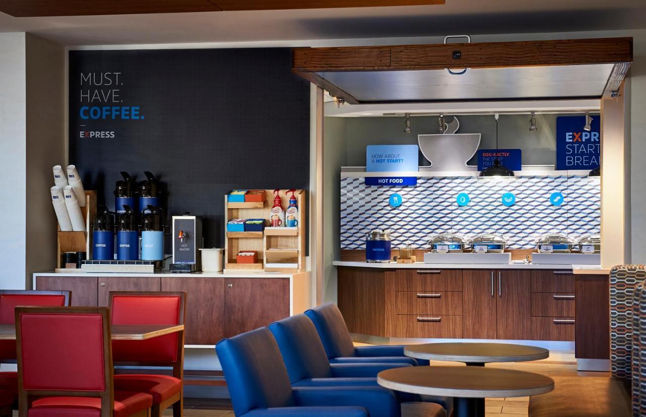Holiday Inn Express & Suites - Stafford Nw - Sugar Land By Ihg エクステリア 写真