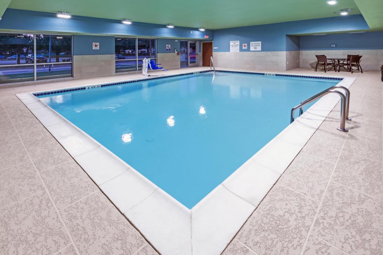 Holiday Inn Express & Suites - Stafford Nw - Sugar Land By Ihg エクステリア 写真