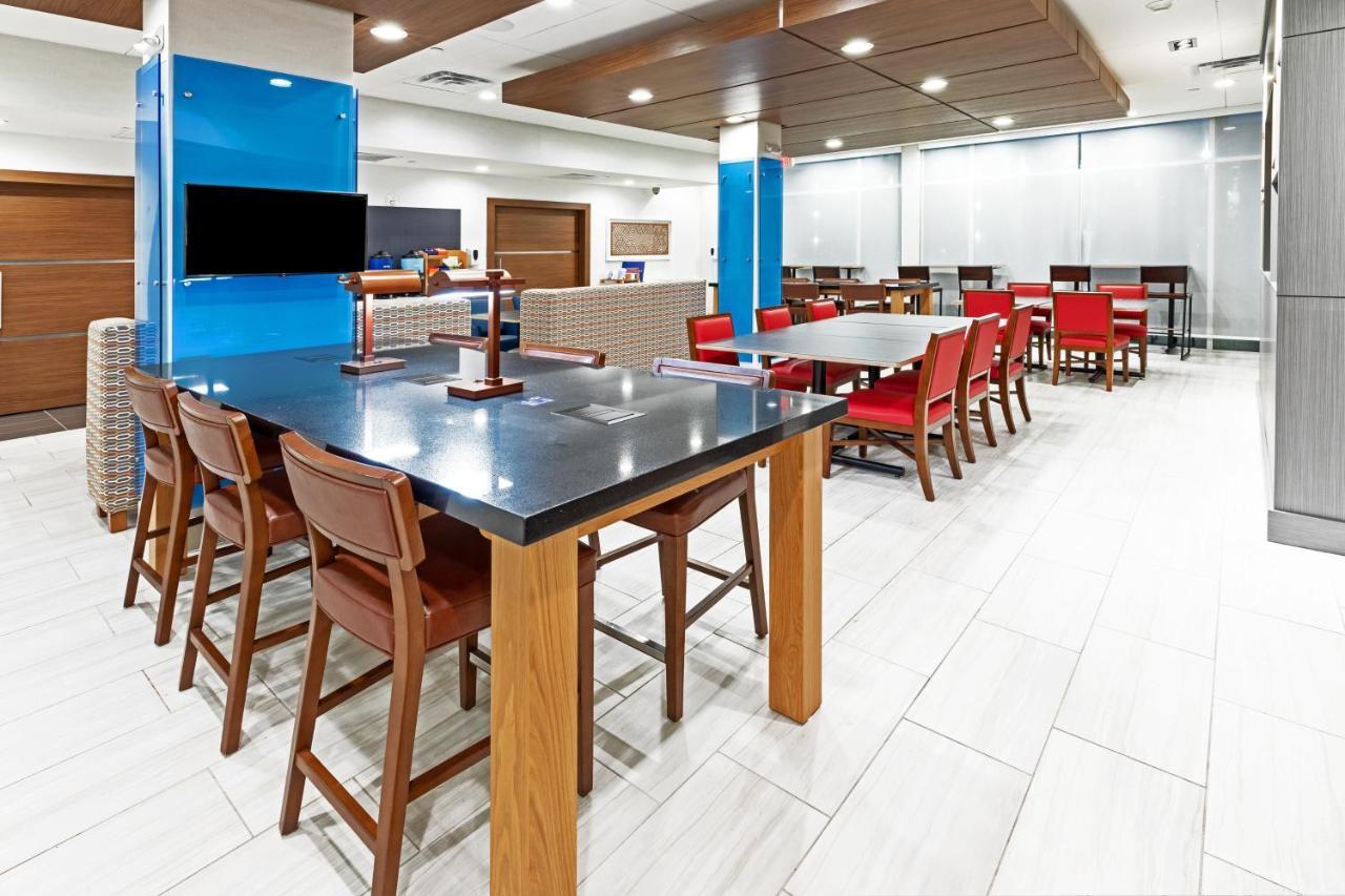 Holiday Inn Express & Suites - Stafford Nw - Sugar Land By Ihg エクステリア 写真